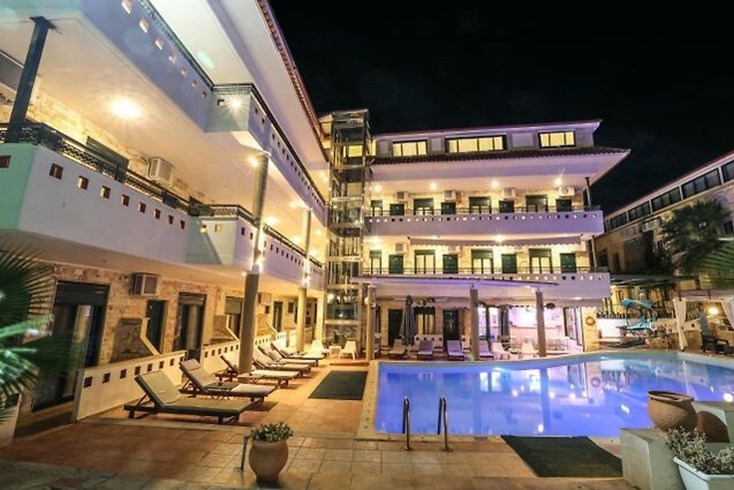 Realty photo 3
