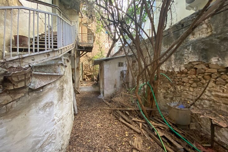 Realty photo 2
