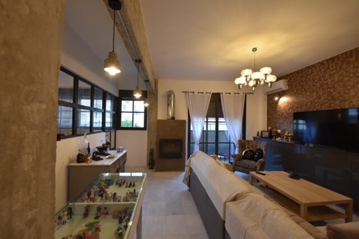 Realty photo 2