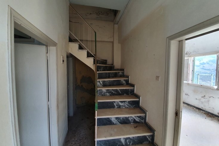 Realty photo 3