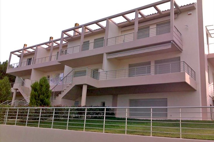 Realty photo 2