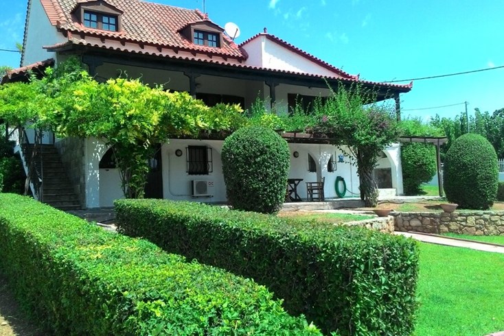 Realty photo 2