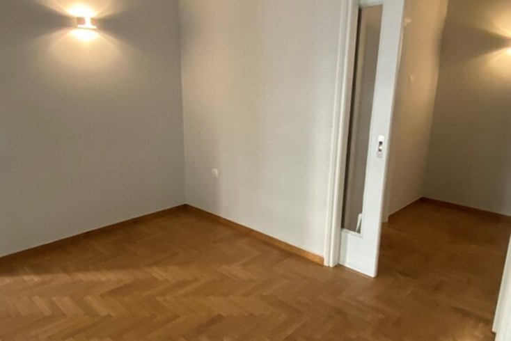 Realty photo 2