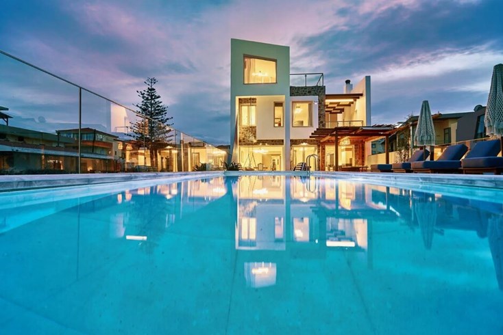 Realty photo 1