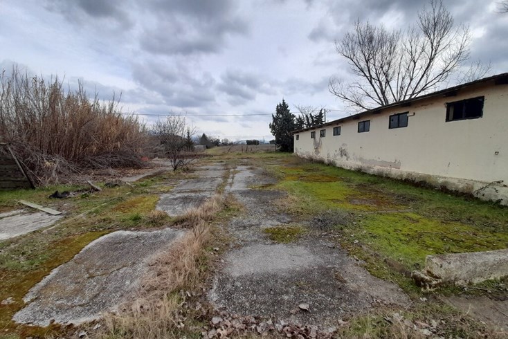 Realty photo 2
