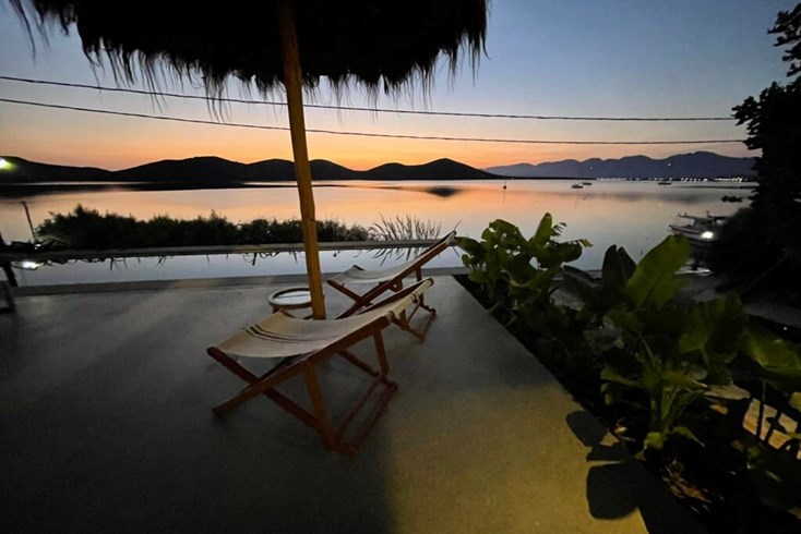 Realty photo 3