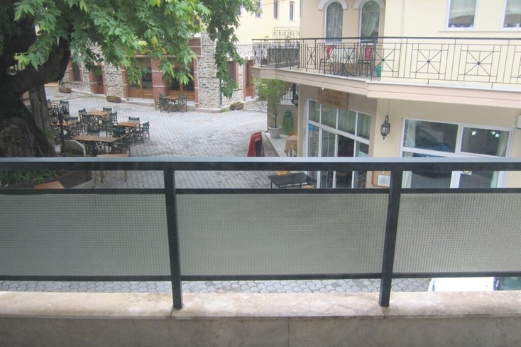 Realty photo 2