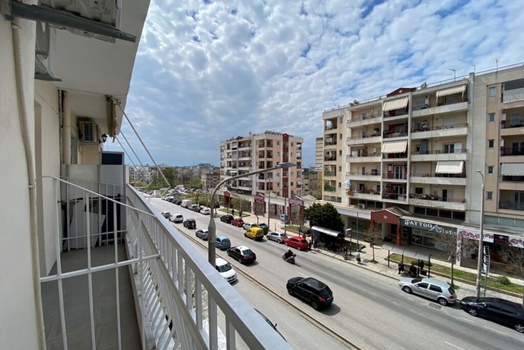 Realty photo 1