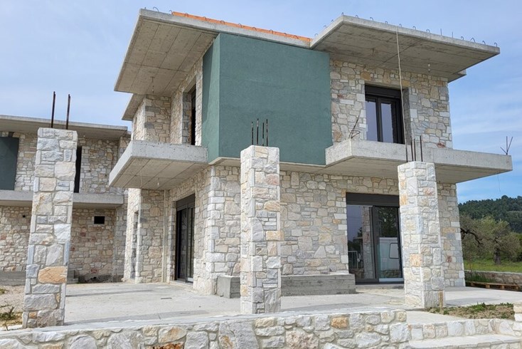 Realty photo 1