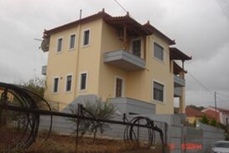 Realty photo 1