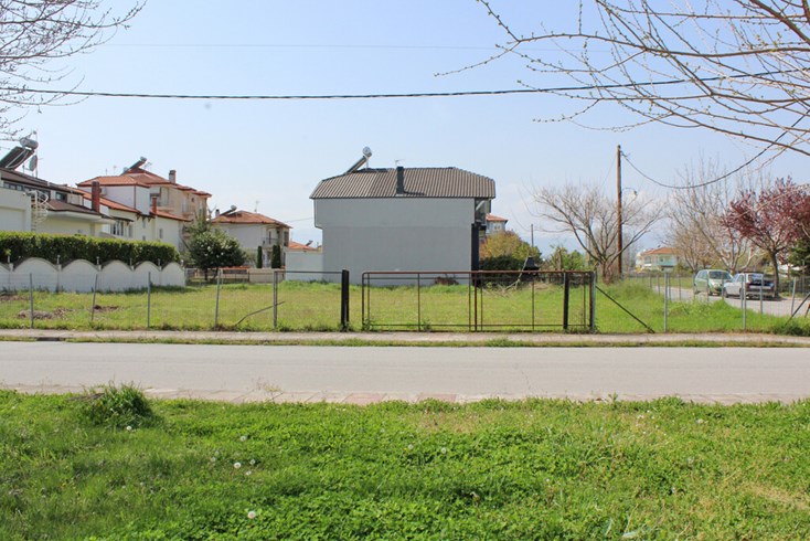 Realty photo 2