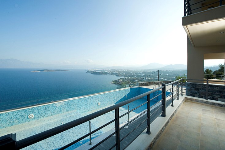 Realty photo 1