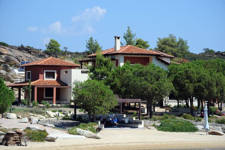 Realty photo 2