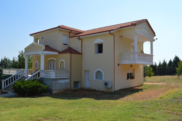 Realty photo 2