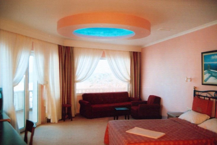 Realty photo 3