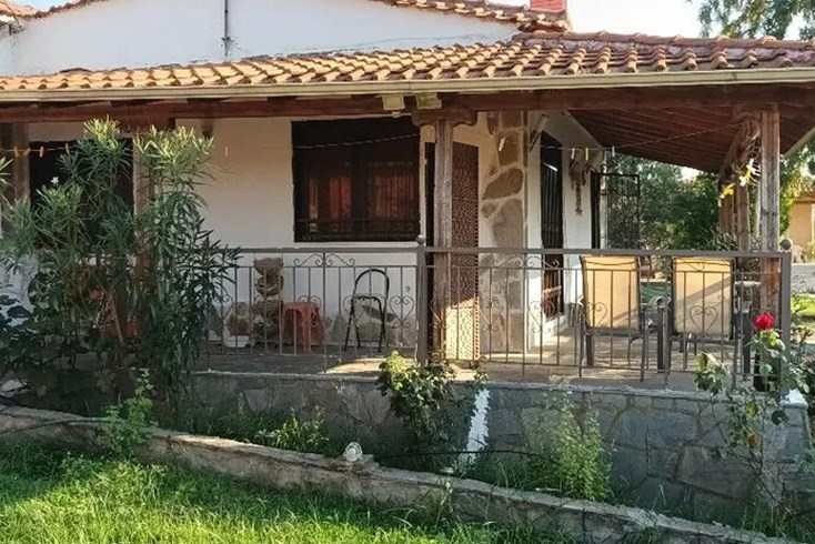 Realty photo 2