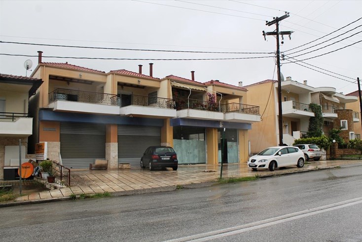 Realty photo 1