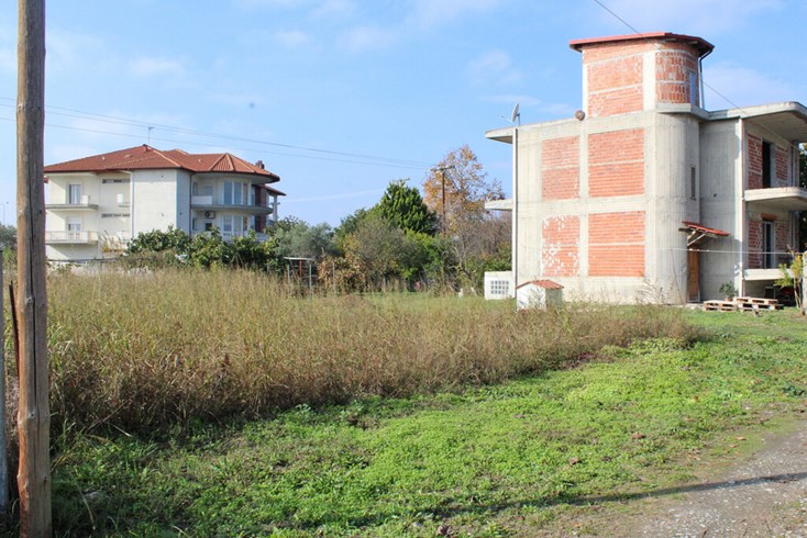 Realty photo 1