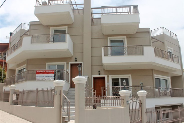 Realty photo 1
