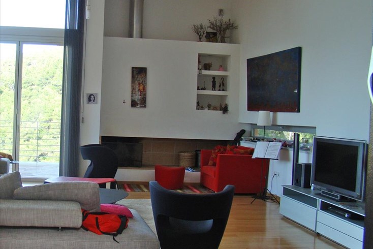 Realty photo 2