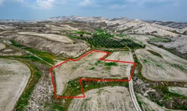 Land 5705 m² in central Greece