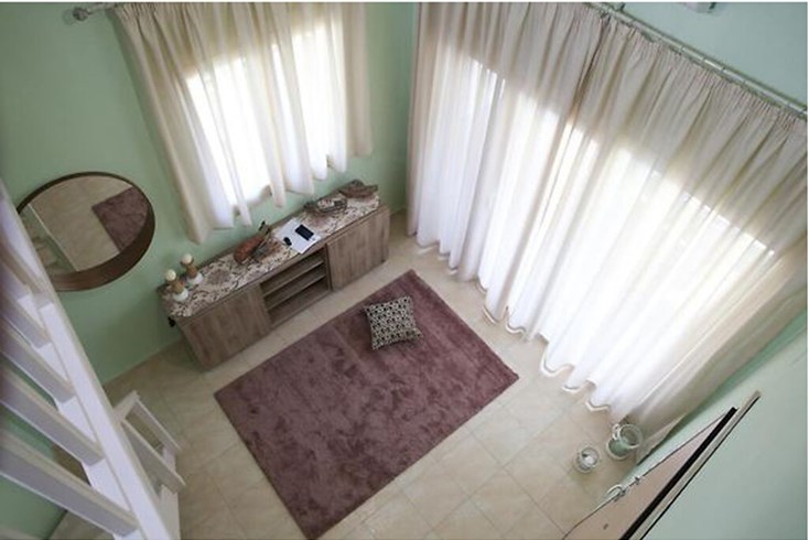 Realty photo 2