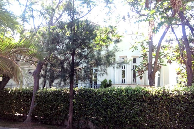 Realty photo 1