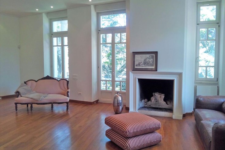 Realty photo 2