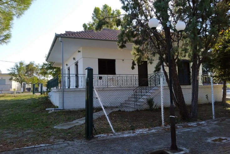 Realty photo 1