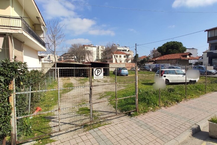 Realty photo 1