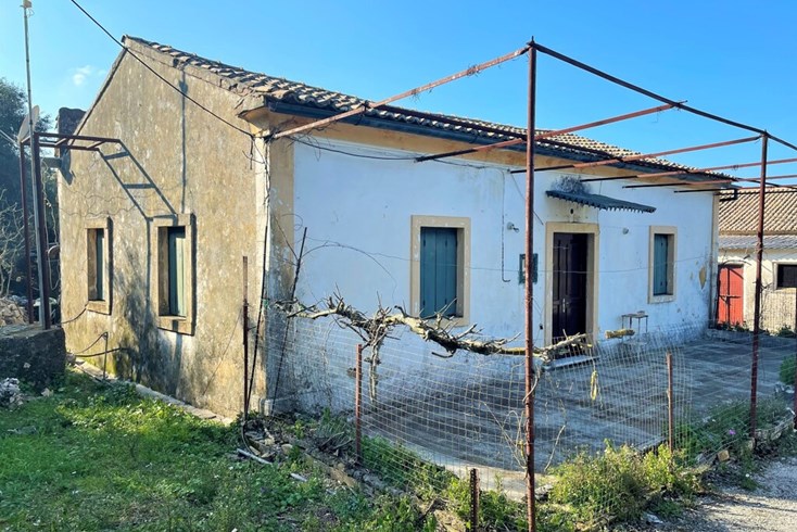Realty photo 1