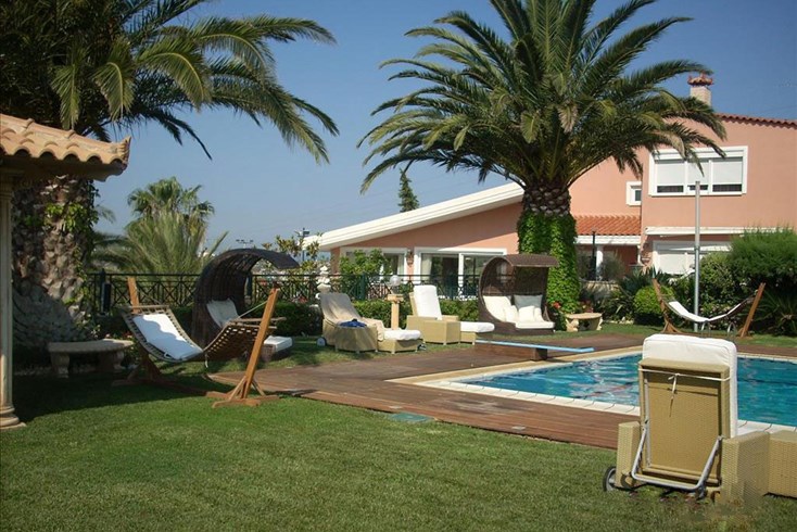 Realty photo 2