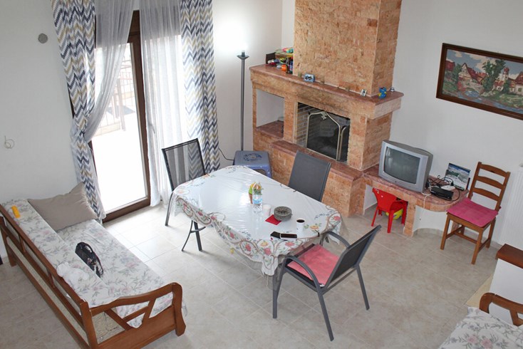 Realty photo 1