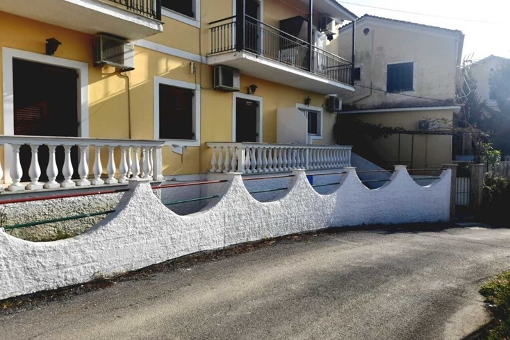 Realty photo 2