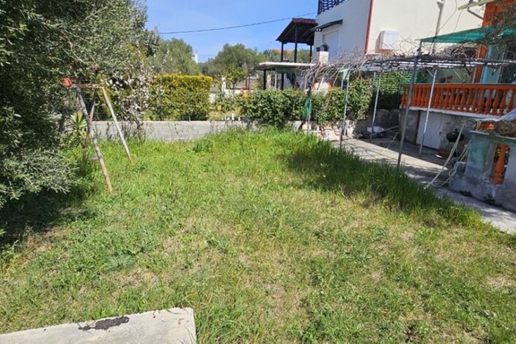 Realty photo 2