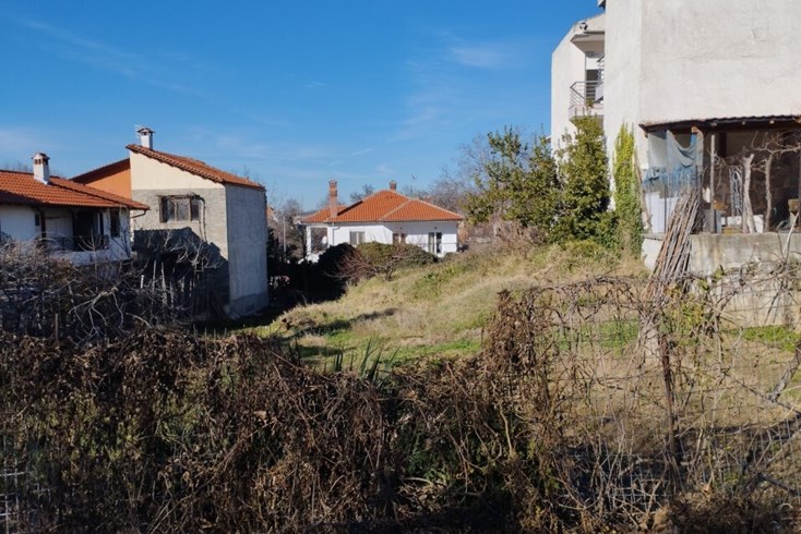 Realty photo 1