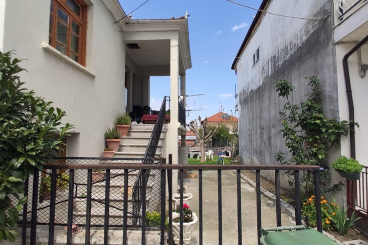 Realty photo 3