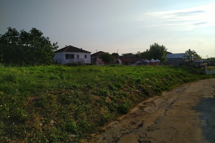 Realty photo 1