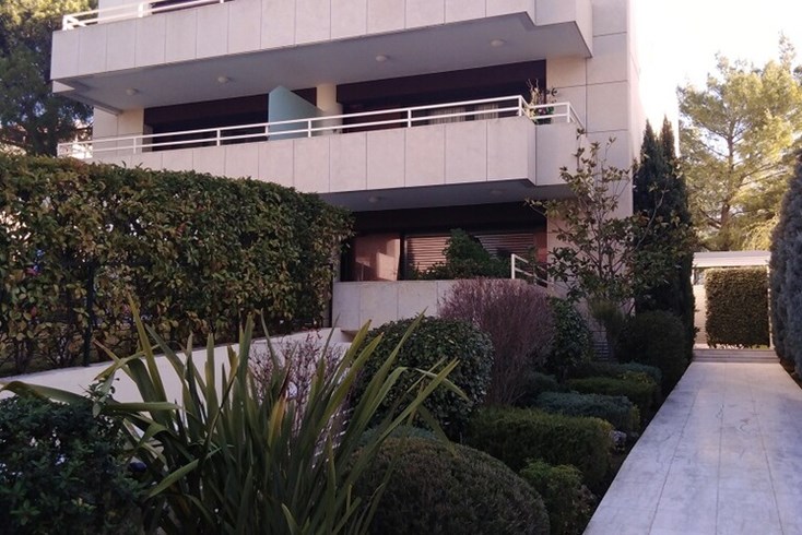 Realty photo 1