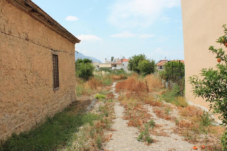 Realty photo 1