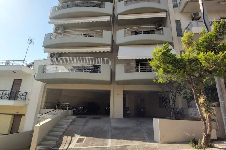 Realty photo 1