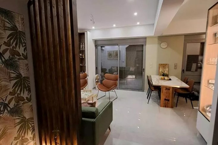 Realty photo 1