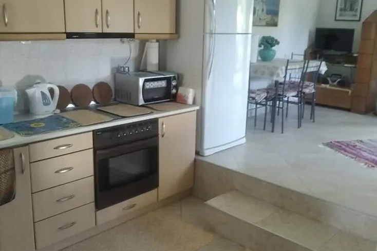 Realty photo 2