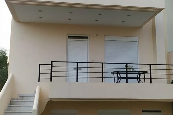 Realty photo 1