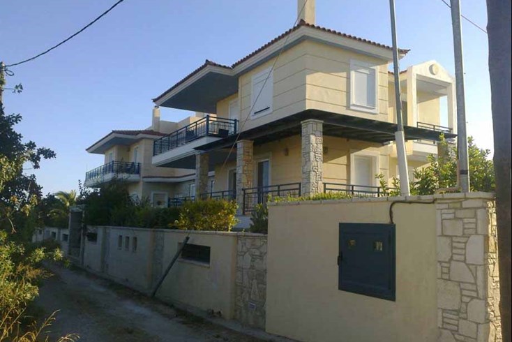 Realty photo 2