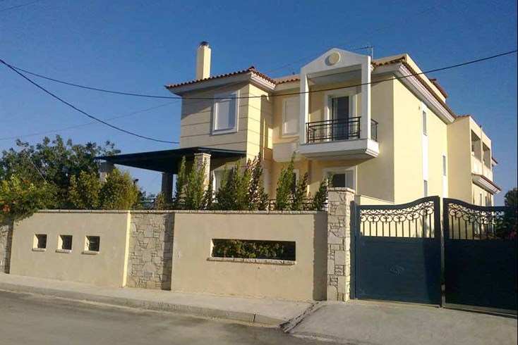 Realty photo 1