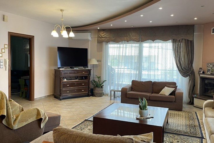 Realty photo 2