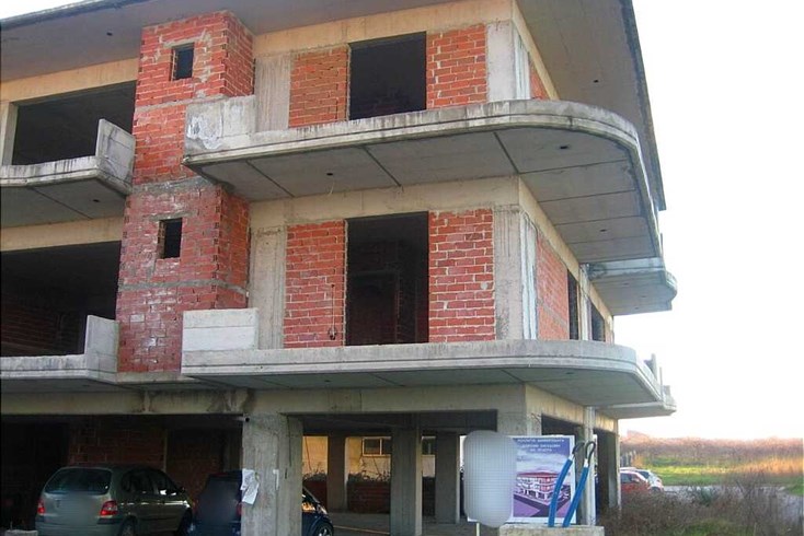 Realty photo 2