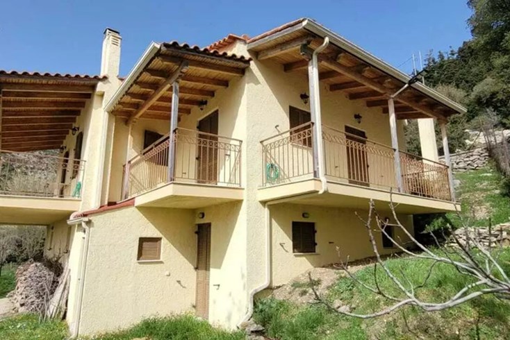 Realty photo 1