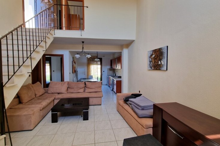 Realty photo 3